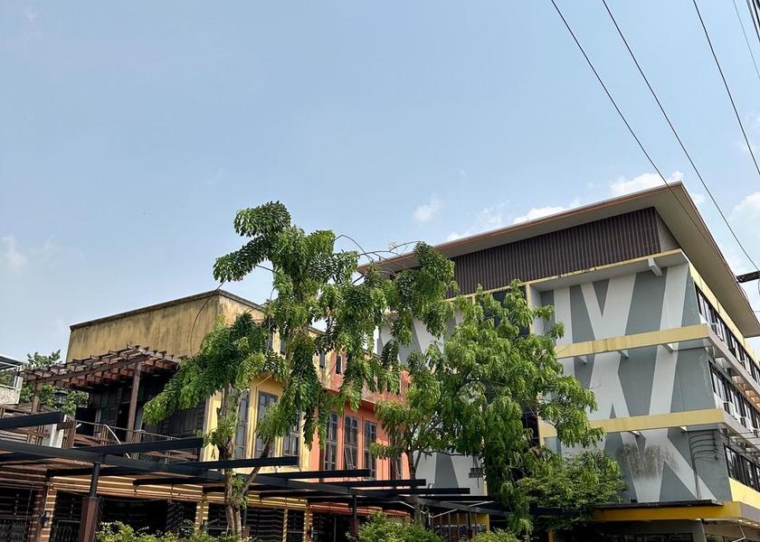 Prachin Buri Province Kabin Buri exterior view