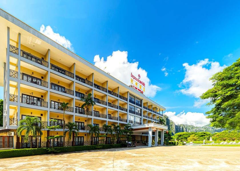  Vang Vieng exterior view