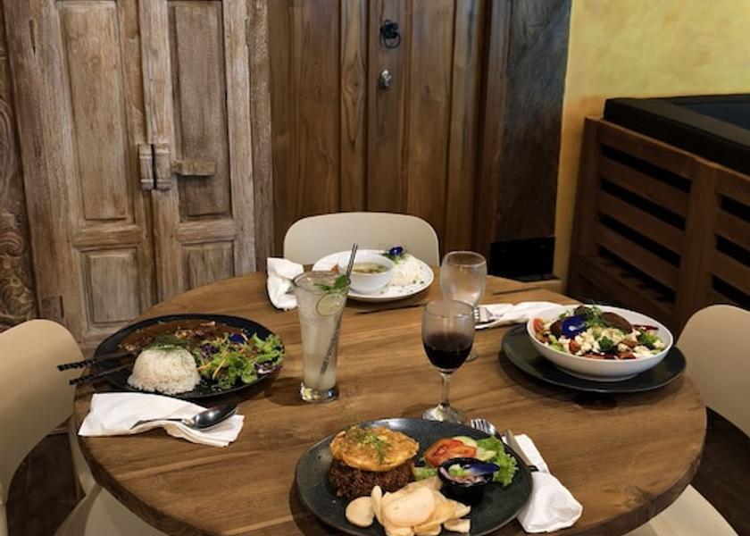 Special Region of Yogyakarta Bangunjiwo In-room dining