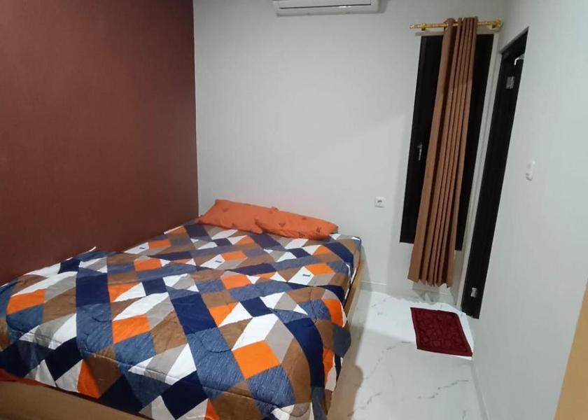  Tarakan Double Room with Private Bathroom