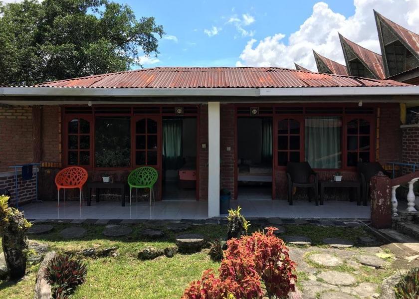  Samosir Hotel Exterior