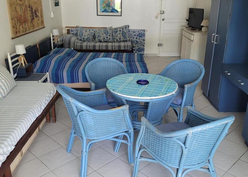  Le Moule Food & Dining