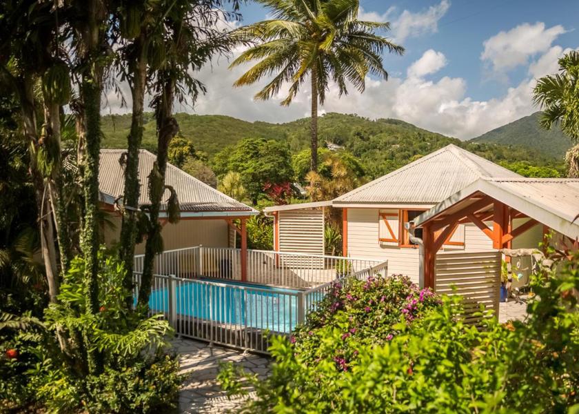  Pointe-Noire Hotel Exterior