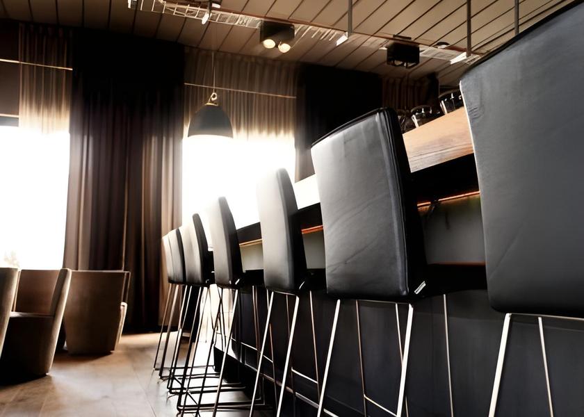 Canton Luxembourg Strassen bar/lounge
