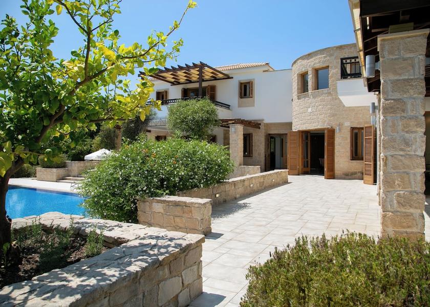 Paphos Kouklia Front of property