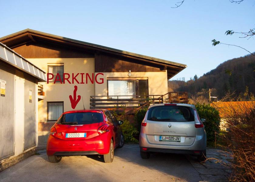  Lasko Exterior view