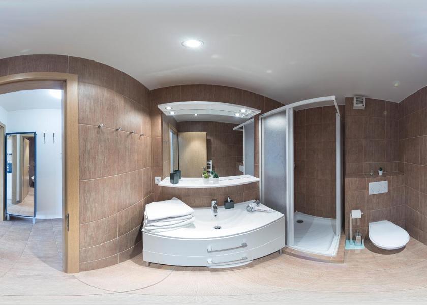 Hradec Kralove (region) Cerny Dul Apartment-Private Bathroom