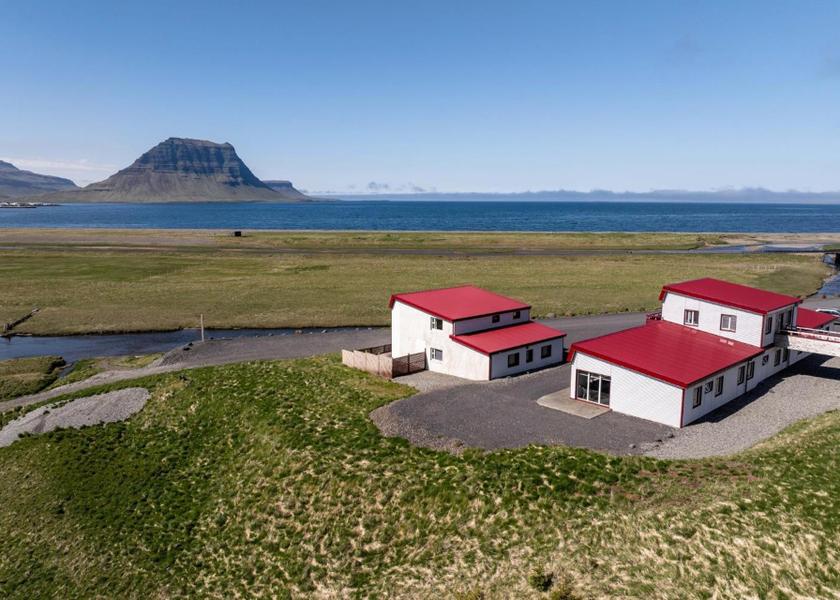  Grundarfjörður exterior view