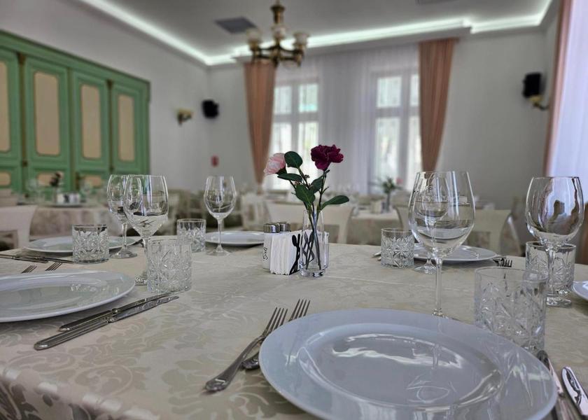 restaurant