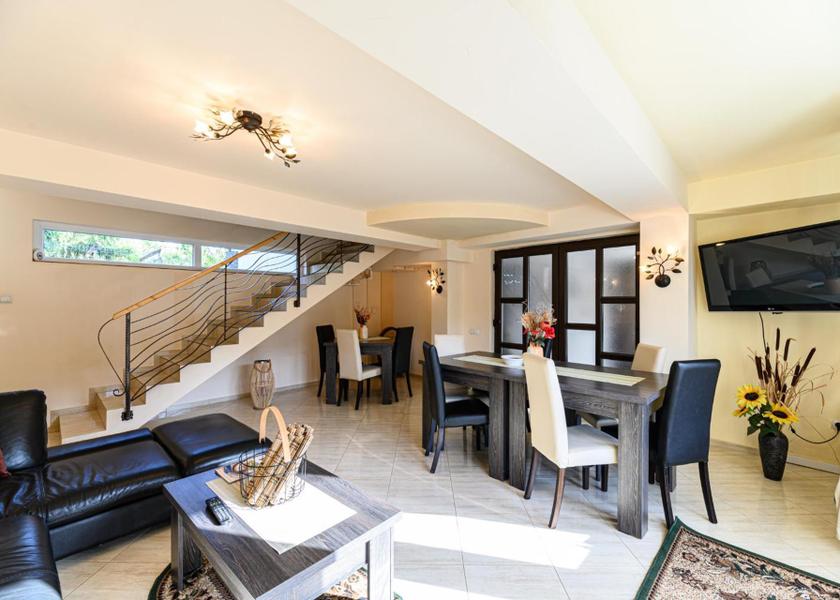 shared lounge/tv area