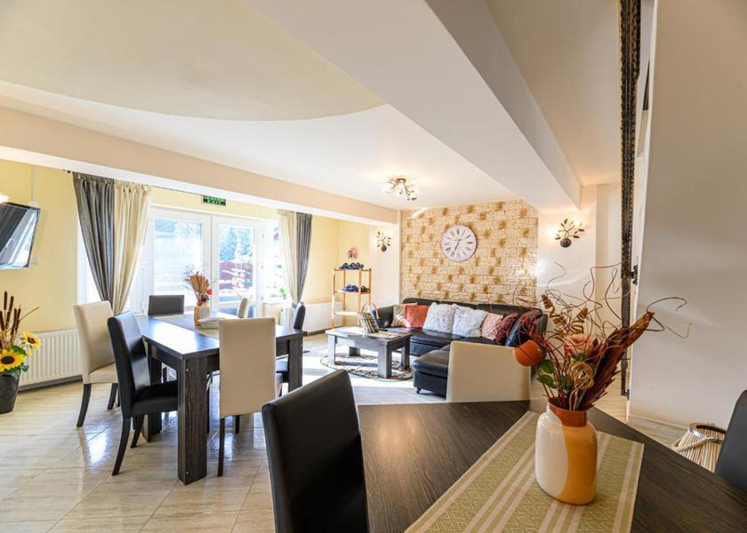 shared lounge/tv area