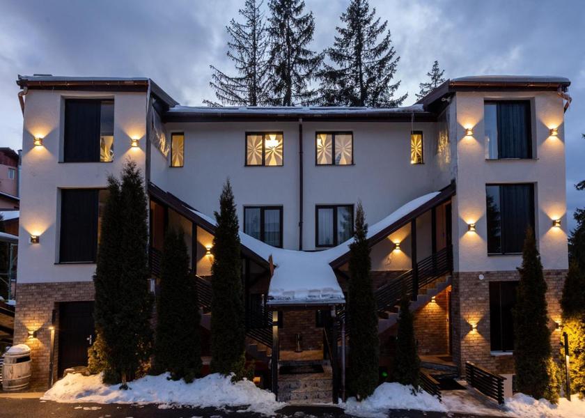  Predeal exterior view