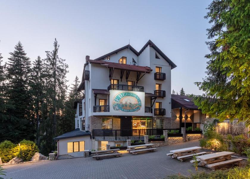  Predeal exterior view