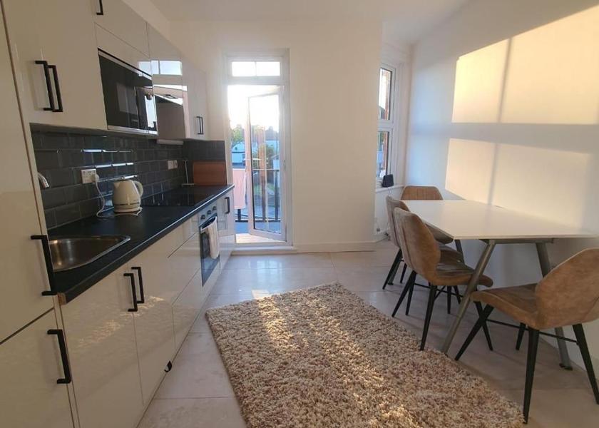 shared lounge/tv area