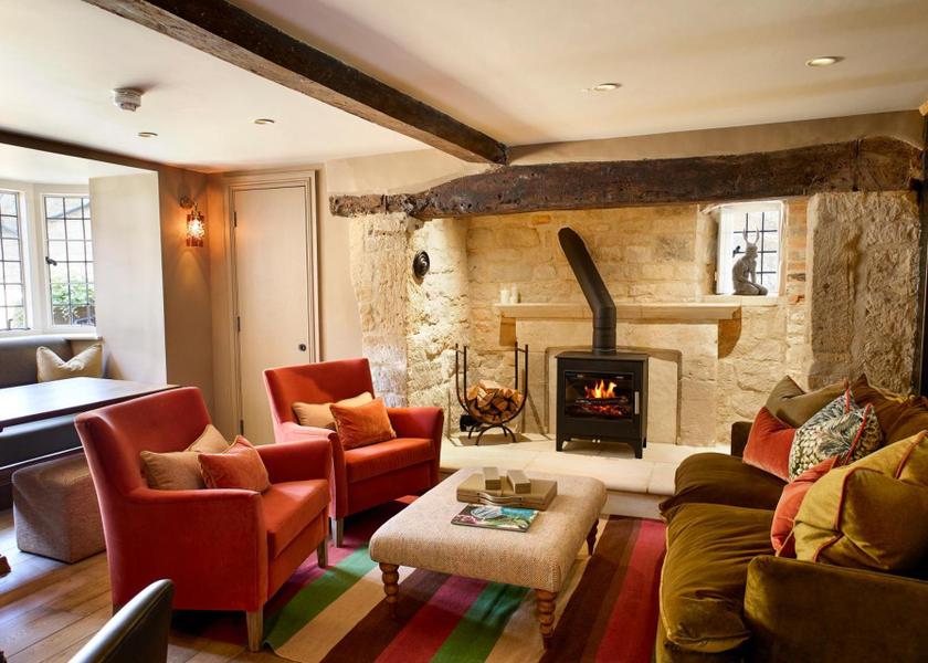 England Broadway bar/lounge