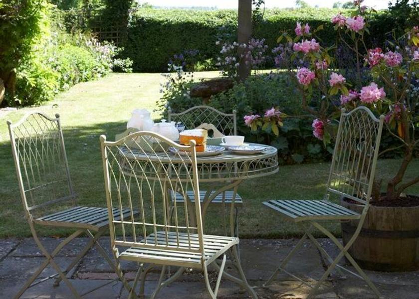 England Daventry garden