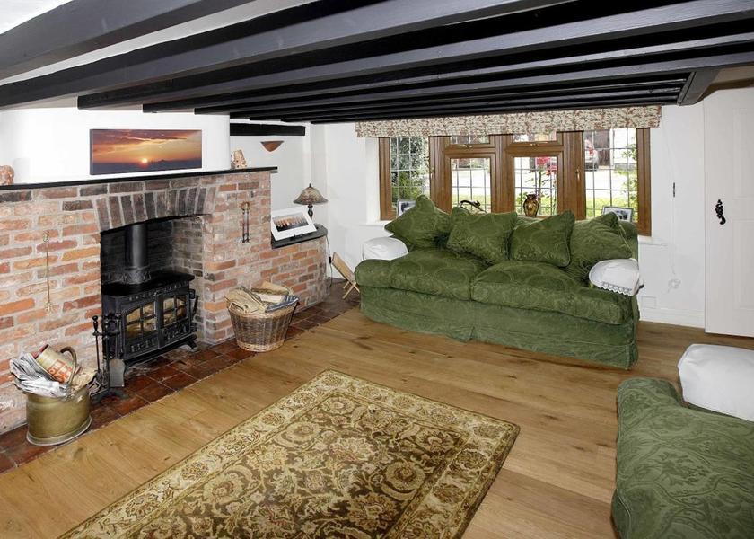 shared lounge/tv area