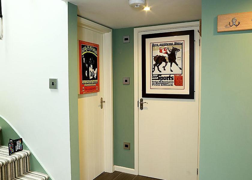 England Shaftesbury entrance