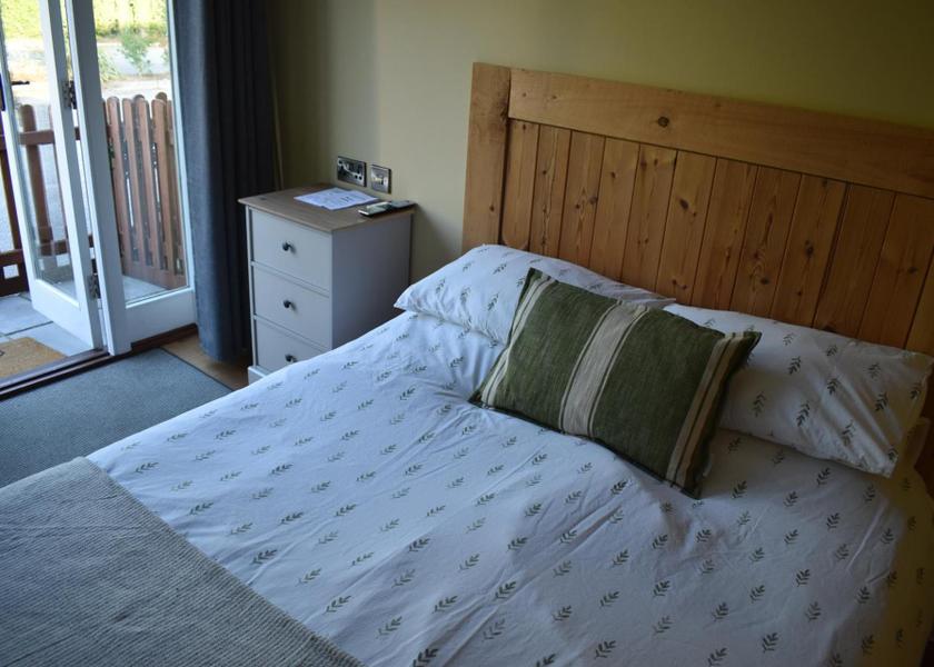England Saltash guestroom