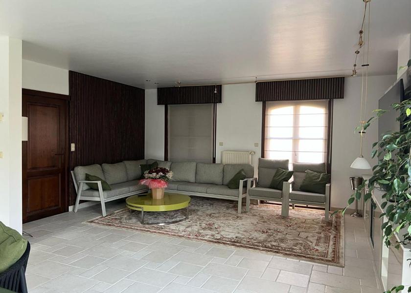 shared lounge/tv area