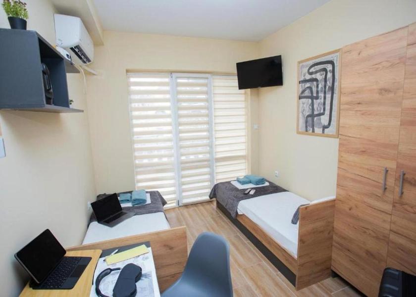 shared lounge/tv area