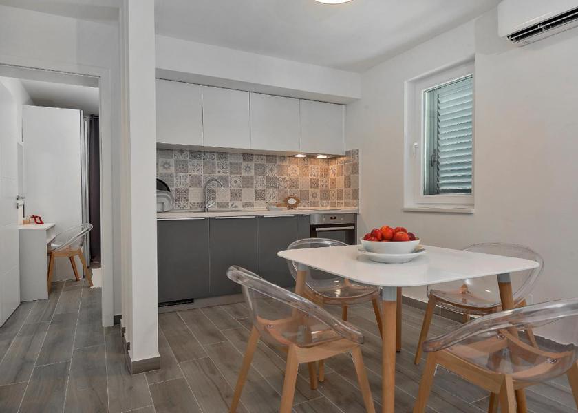 Split-Dalmatia Podstrana facilities