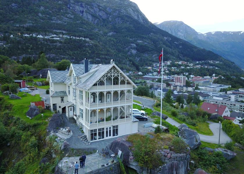 Vestland Ullensvang entrance