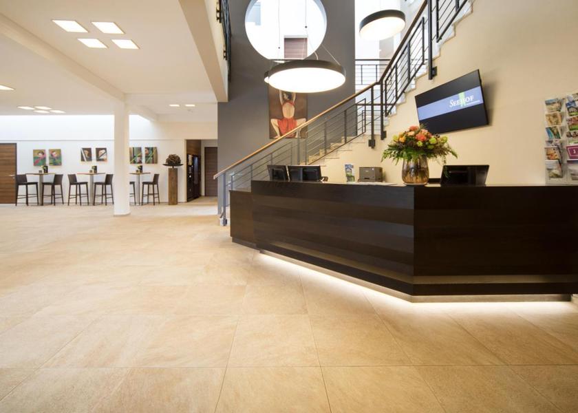 Tyrol Innsbruck lobby