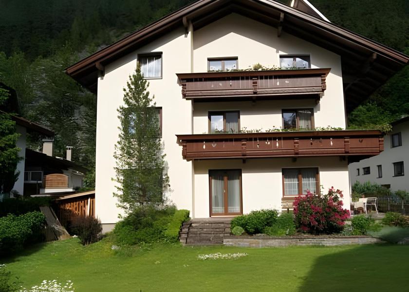 Tyrol Mayrhofen garden