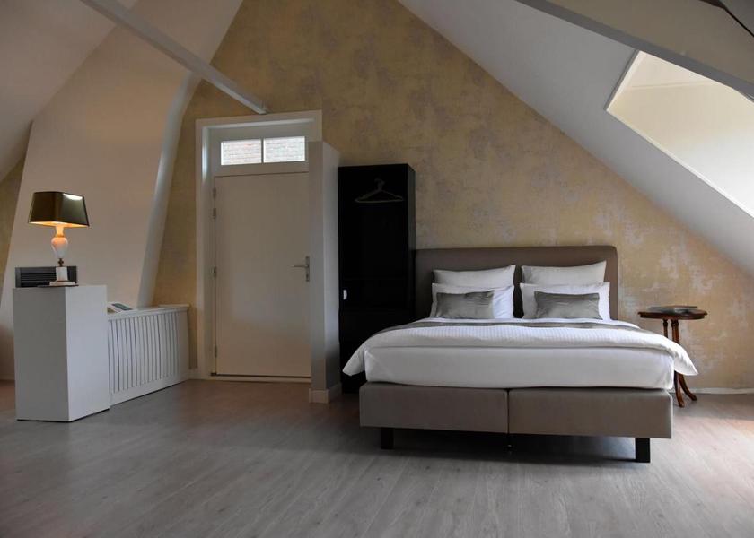 North Brabant Oosterhout King Suite