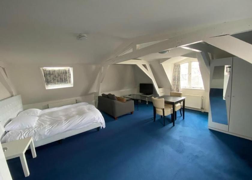 South Holland Delft Room