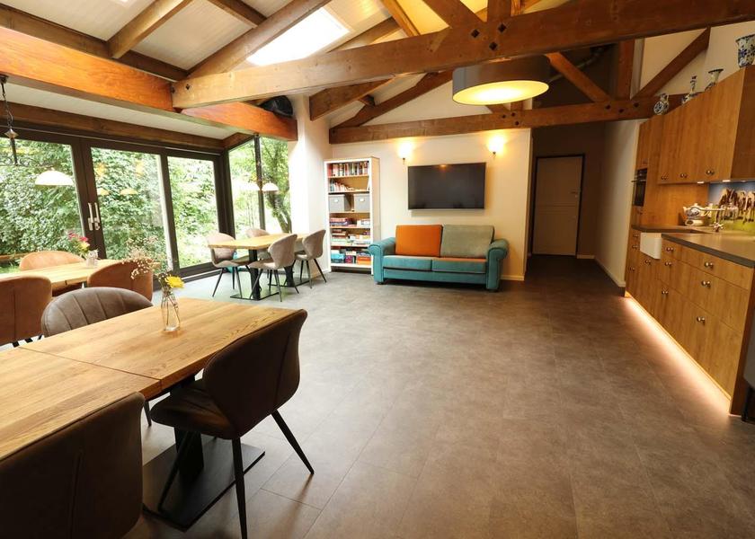 shared lounge/tv area