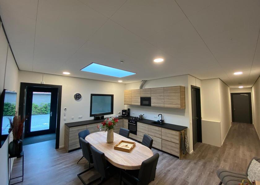 shared lounge/tv area