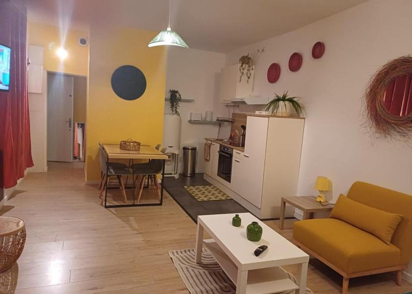 Bourgogne-Franche-Comte Sens Public Areas