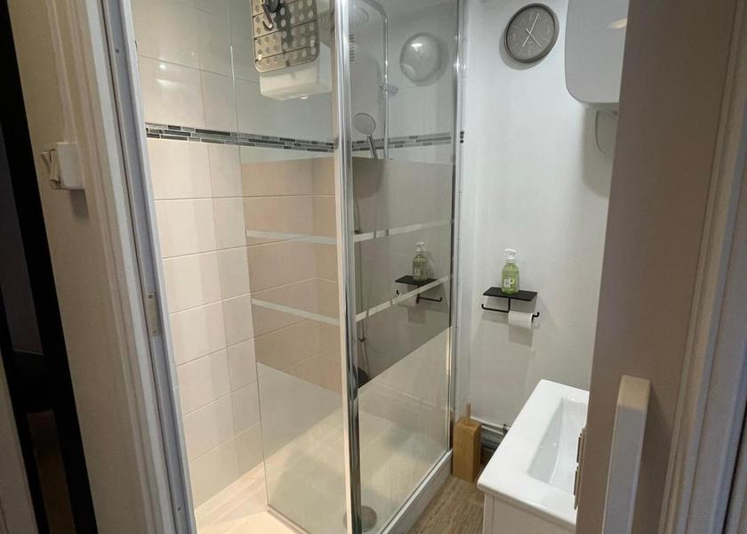 Hauts-de-France Dunkirk Double Room with Private Bathroom