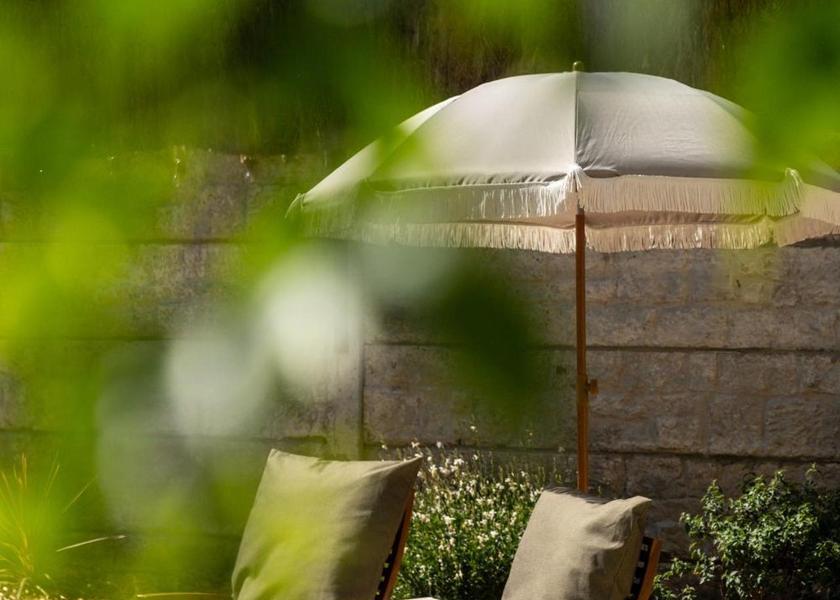 Nouvelle-Aquitaine Pauillac garden