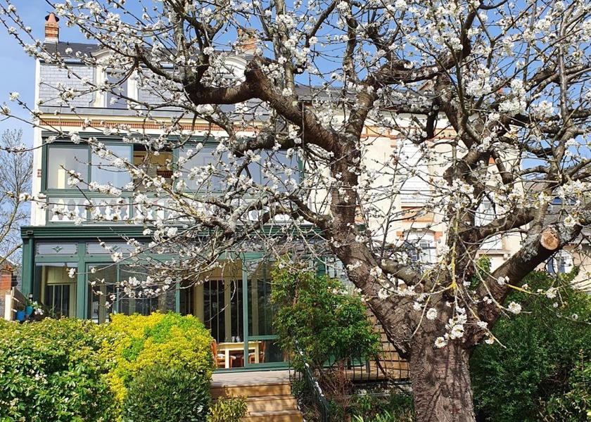 Pays de la Loire Le Mans garden