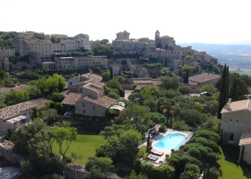 Provence-Alpes-Côte d'Azur Gordes exterior view