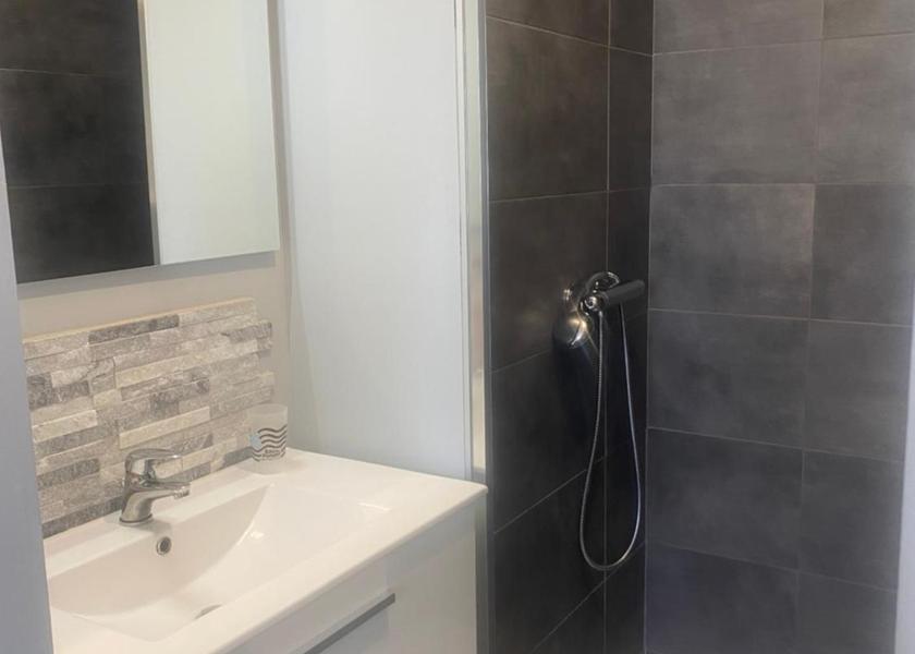 Brittany Brest Double Room with Private Bathroom