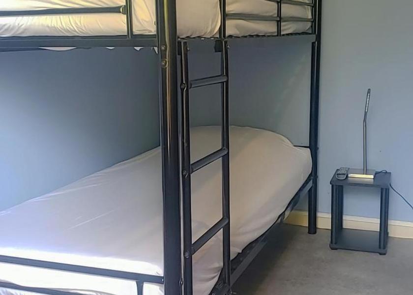 Bourgogne-Franche-Comté Dole Quadruple Room with Shower
