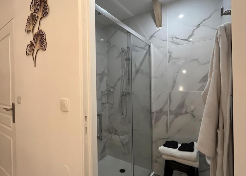 Nouvelle-Aquitaine Perigueux Triple Room with Shower