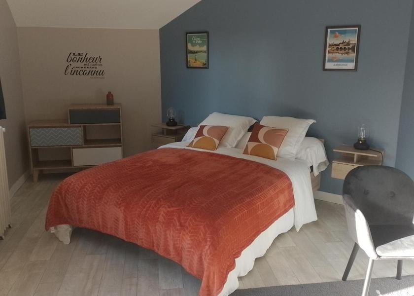 Centre - Loire Valley Amboise Double Room with Private Bathroom