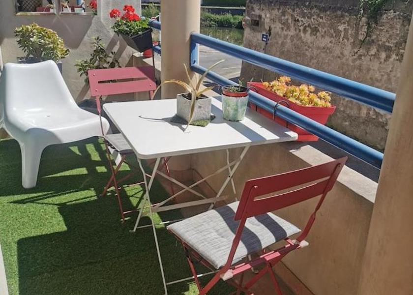 Occitanie Carcassonne balcony/terrace