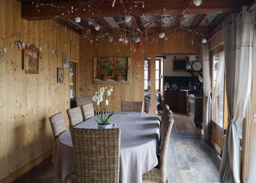 Bourgogne-Franche-Comté Besain food and beverages