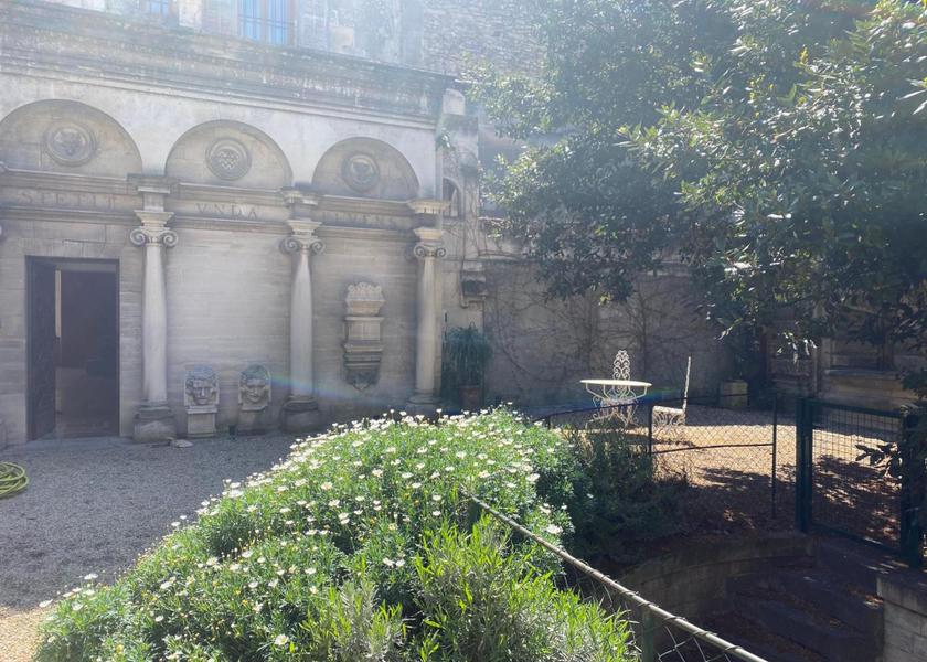 Provence-Alpes-Côte d'Azur Arles garden