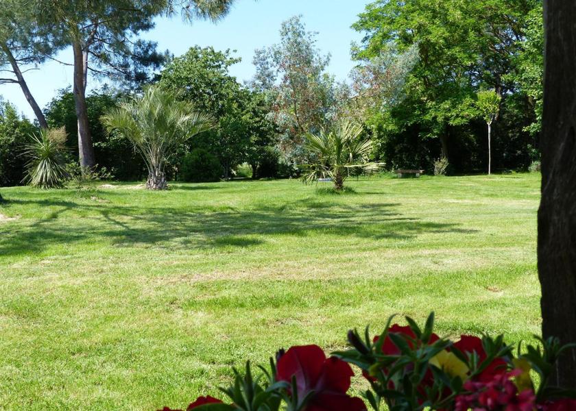 Nouvelle-Aquitaine Caumont-sur-Garonne exterior view