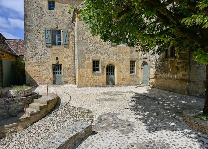 Nouvelle-Aquitaine Beynac-et-Cazenac Terrace/patio