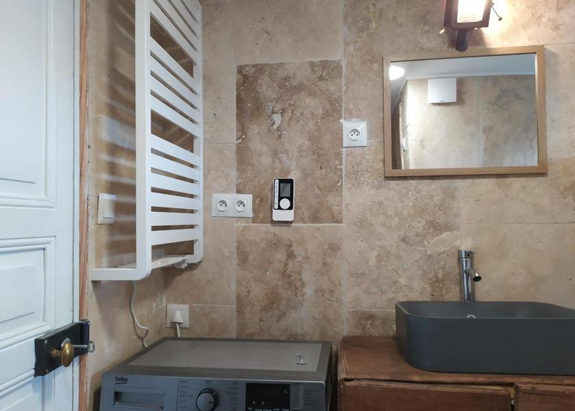 Centre - Loire Valley Loches bathroom