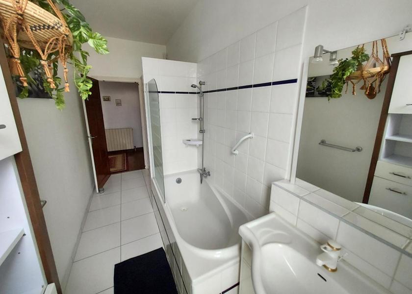 Nouvelle-Aquitaine Tulle bathroom