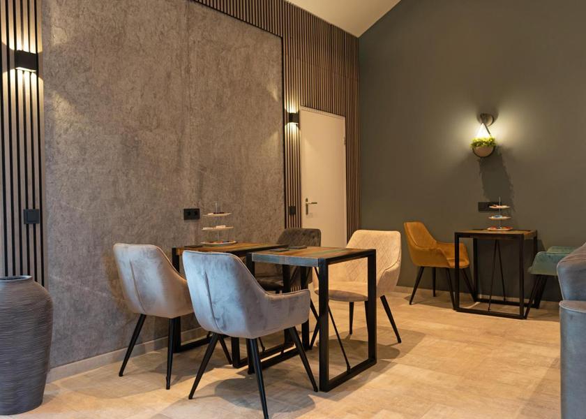 South Holland Ouddorp shared lounge/tv area